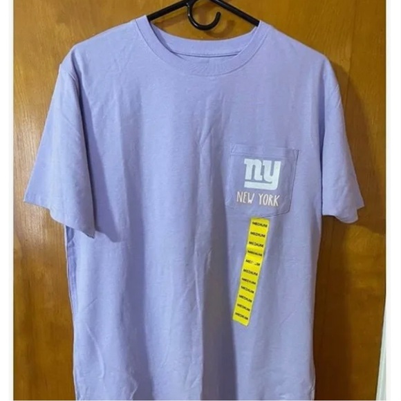 NEW! NFL Women’s New York Giants Light Purple Pocket T-Shirt w/Dog, Size XL - Picture 3 of 9
